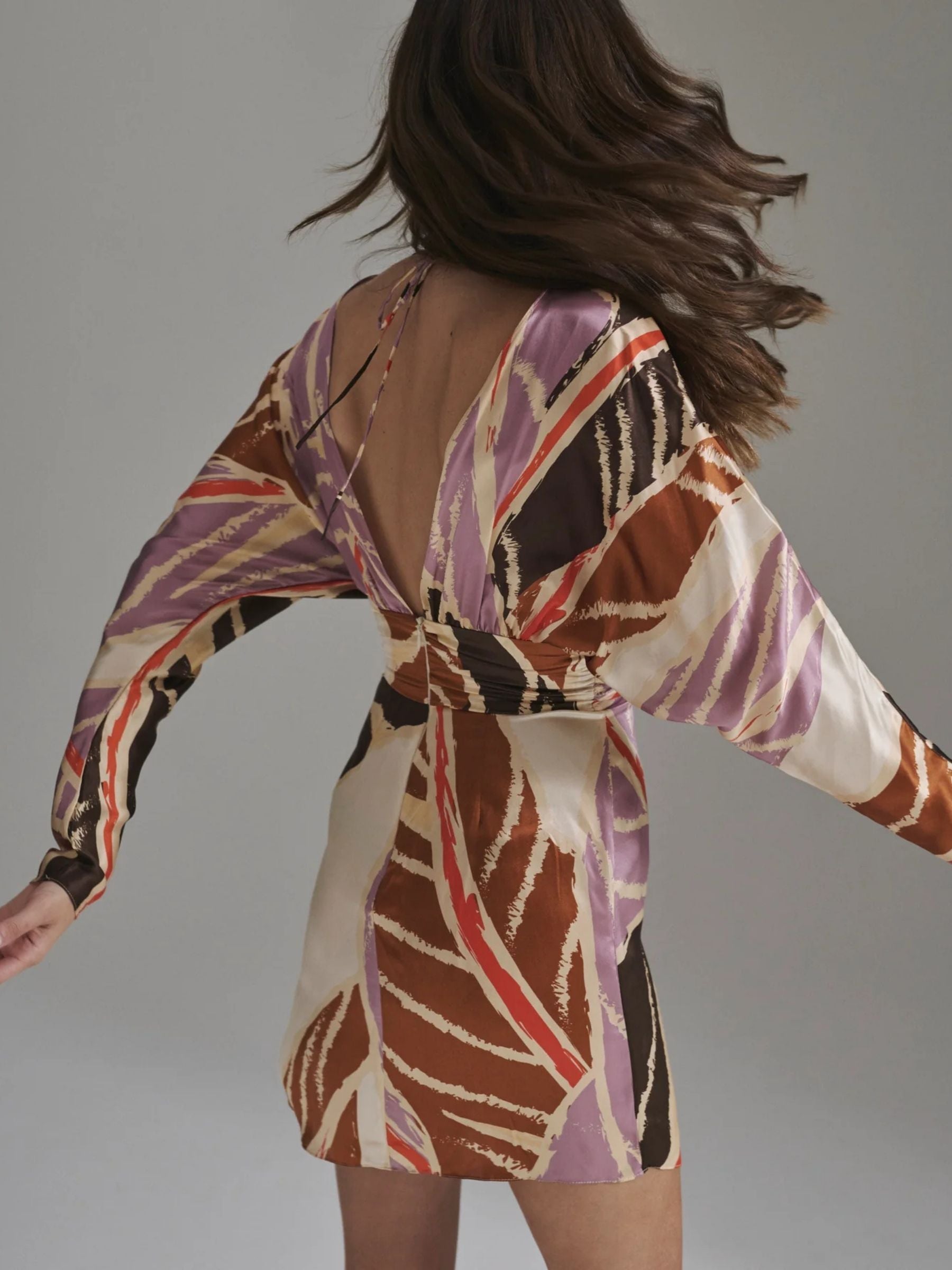juan-de-dios-Grecia-Satin-Silk-Mini-Dress-Lilac-Platanera-Leaves