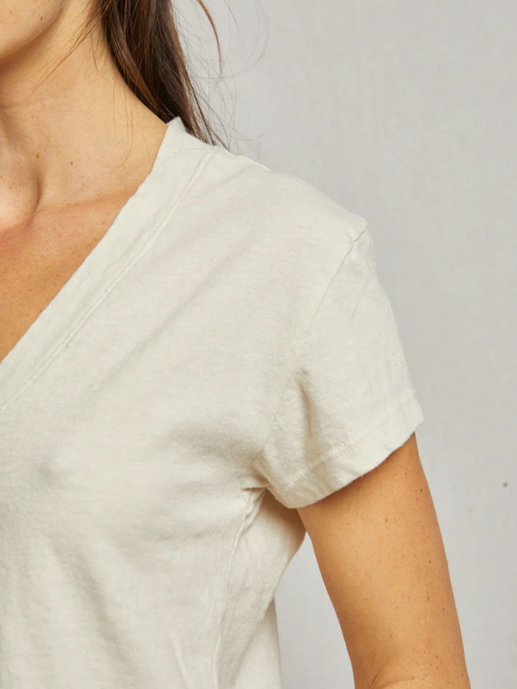 perfect-white-tee-recycled-cotton-v-neck-bright-ivory