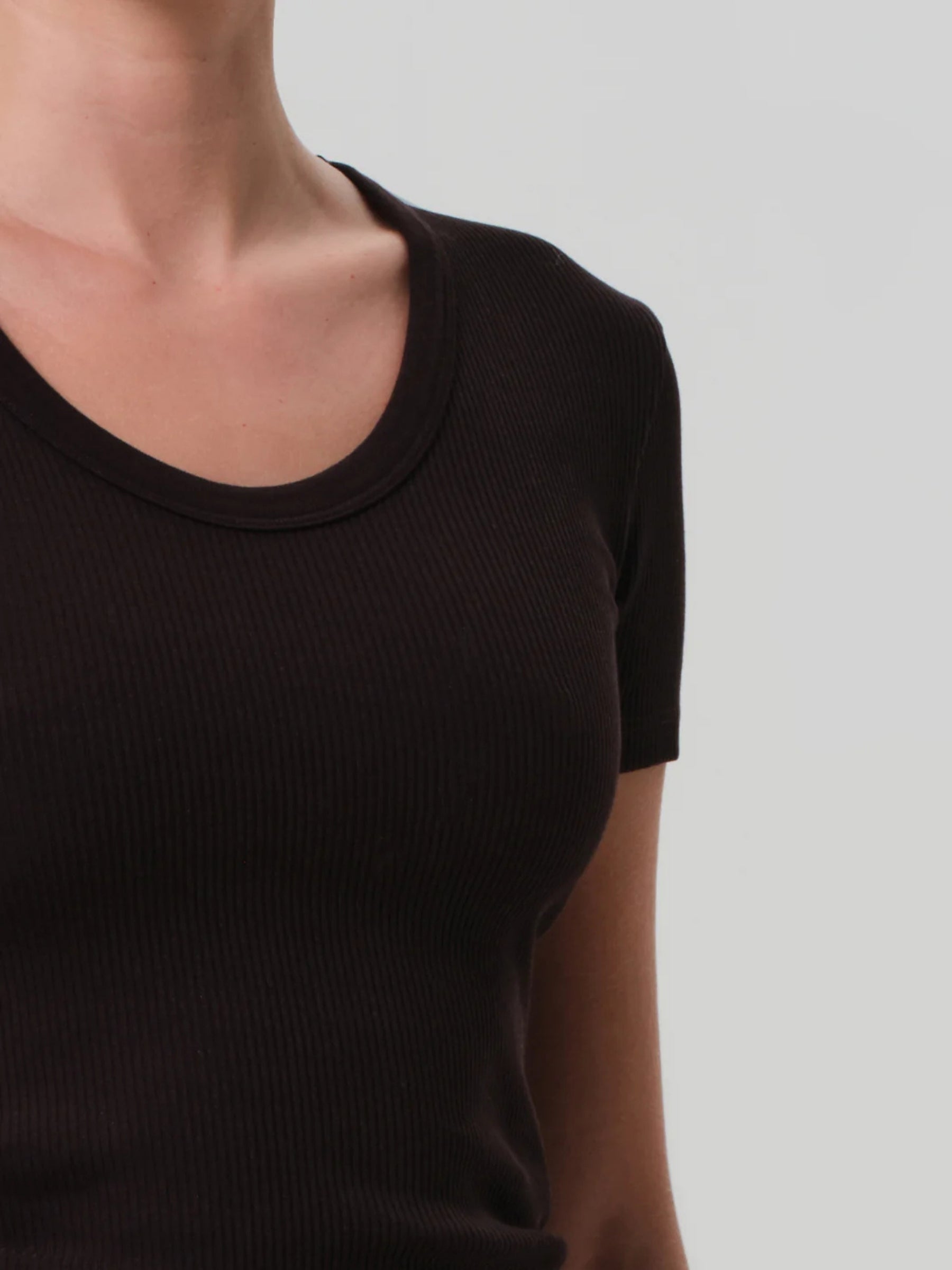 Maude U Neck Tee - Chocolate