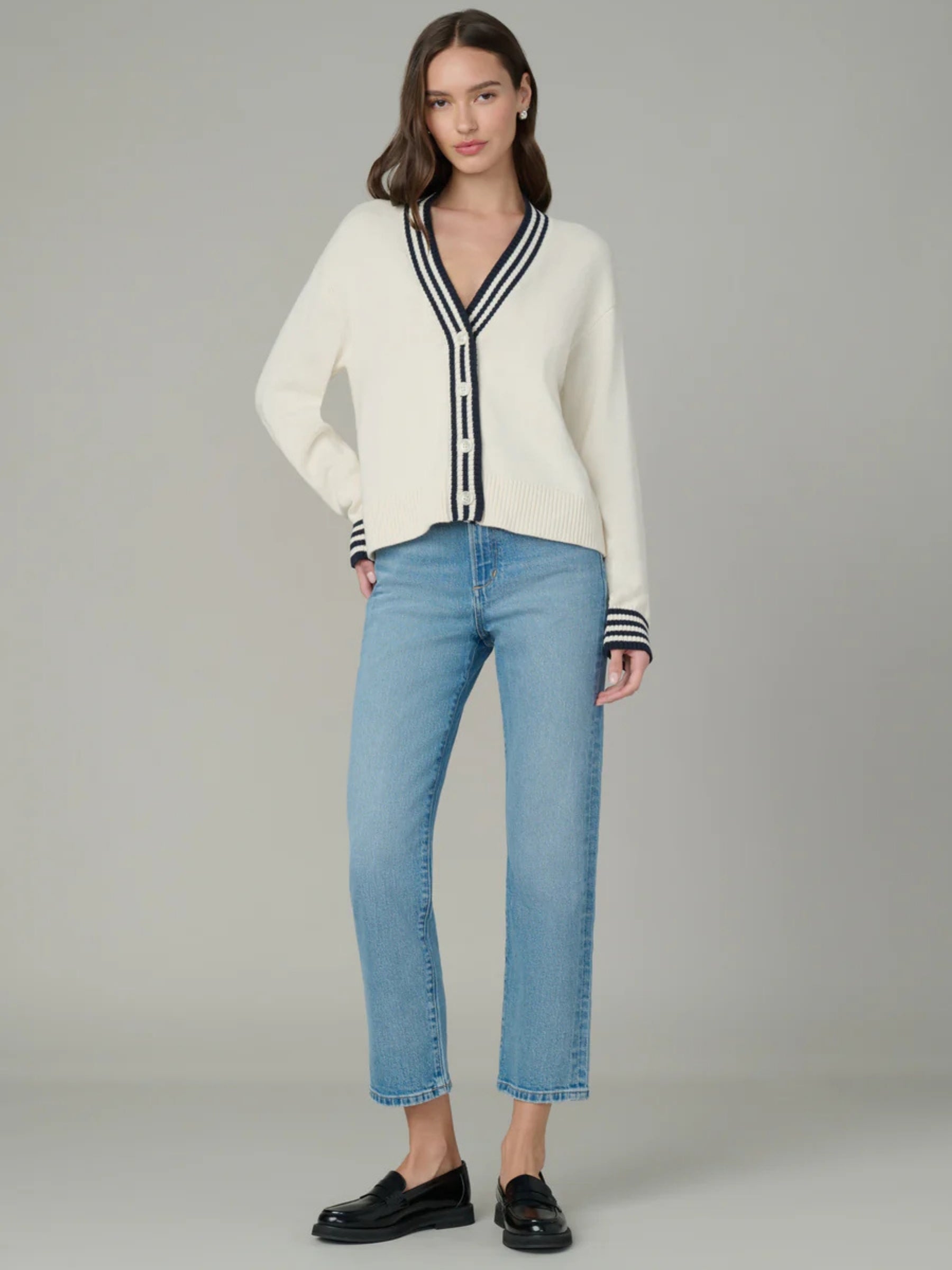 The Leah Cardigan - Ecru/Navy