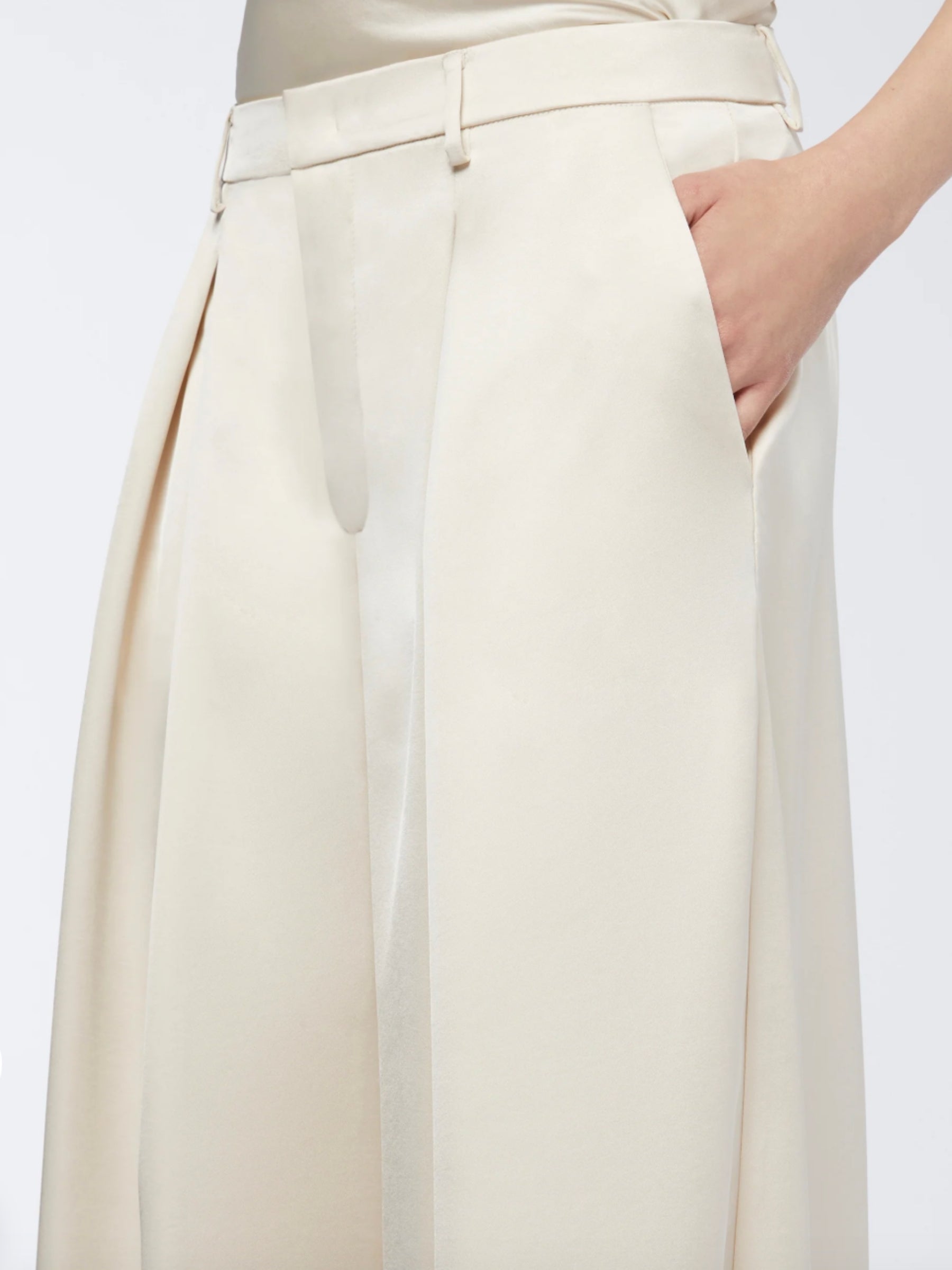 Tara Oversize Trouser - Off White