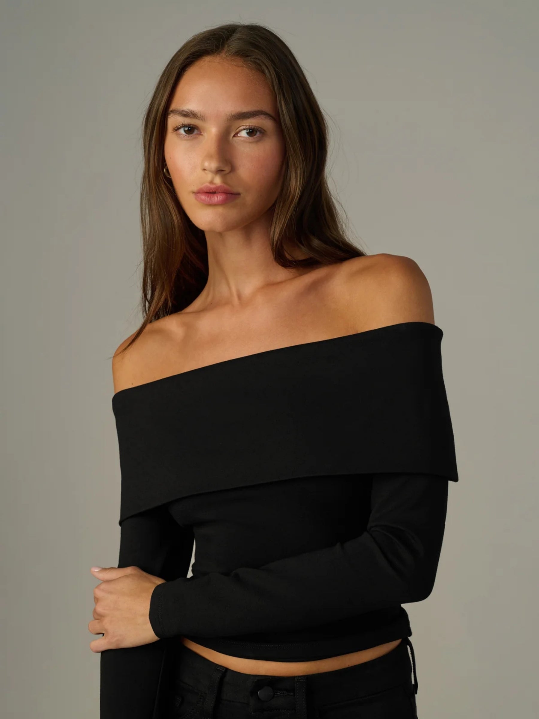 The Olive Off Shoulder Top - Black
