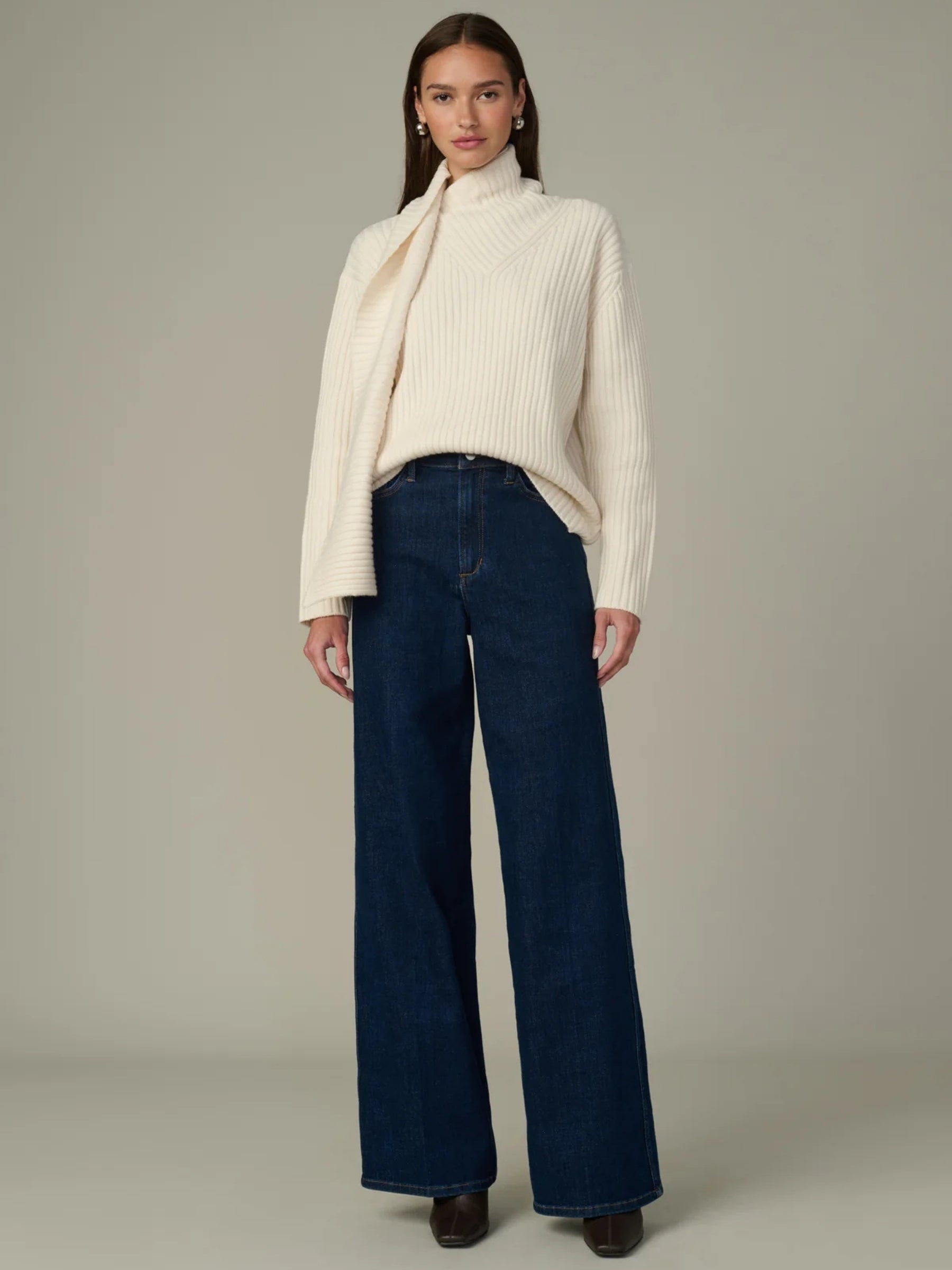 The Noa Scarf Sweater - Ecru