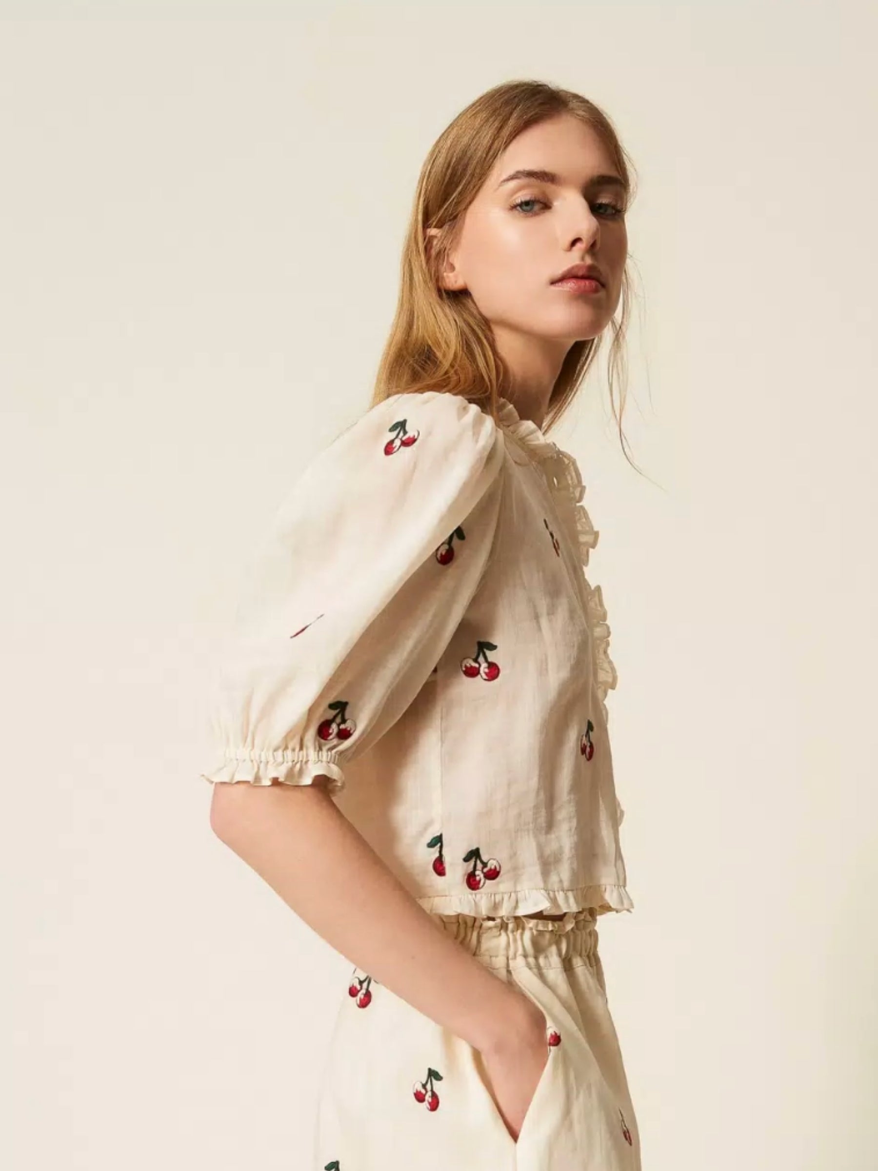 Cropped Ramie Shirt - Cherry Embroidery