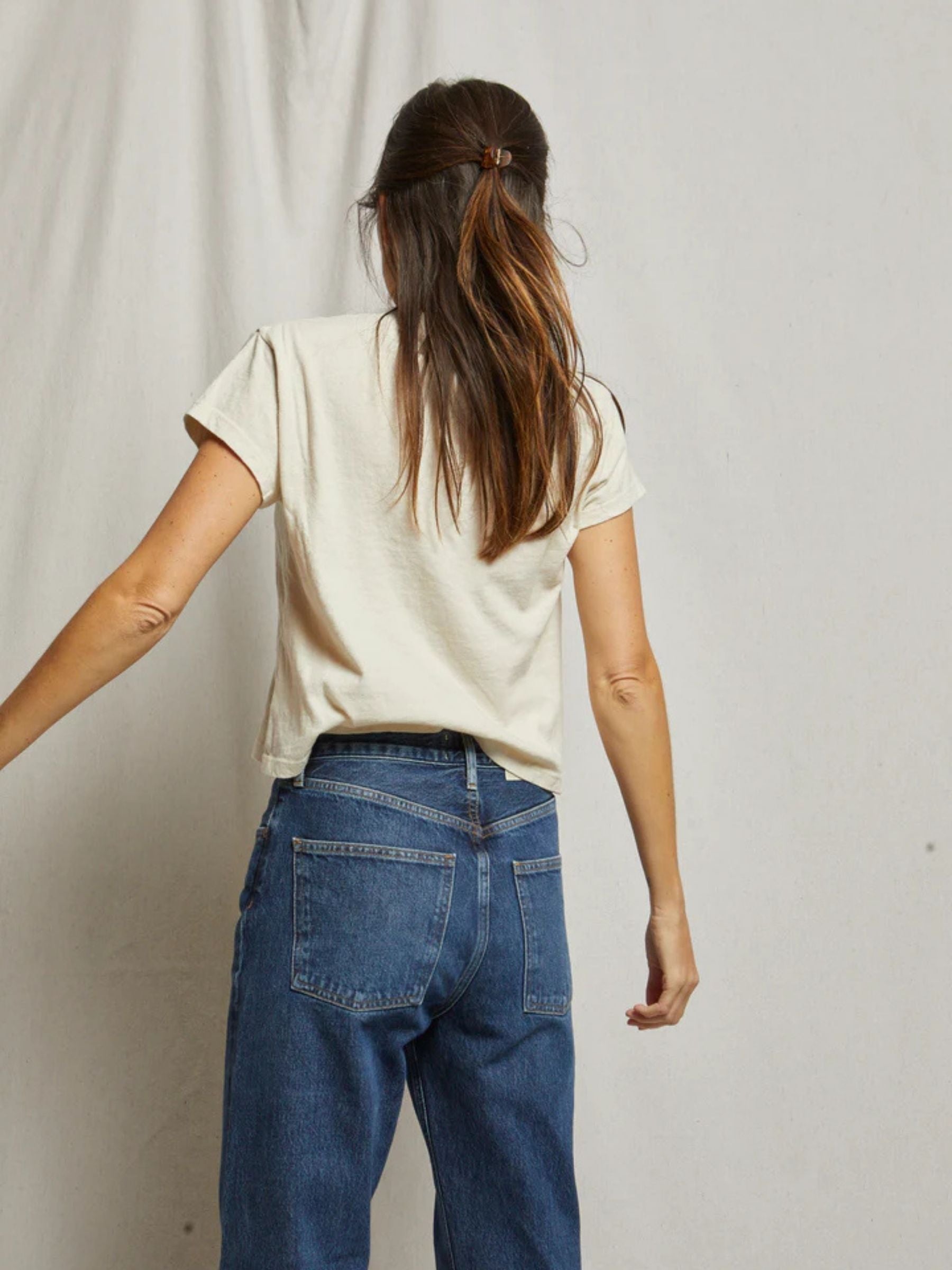perfect-white-tee-recycled-cotton-v-neck-bright-ivory