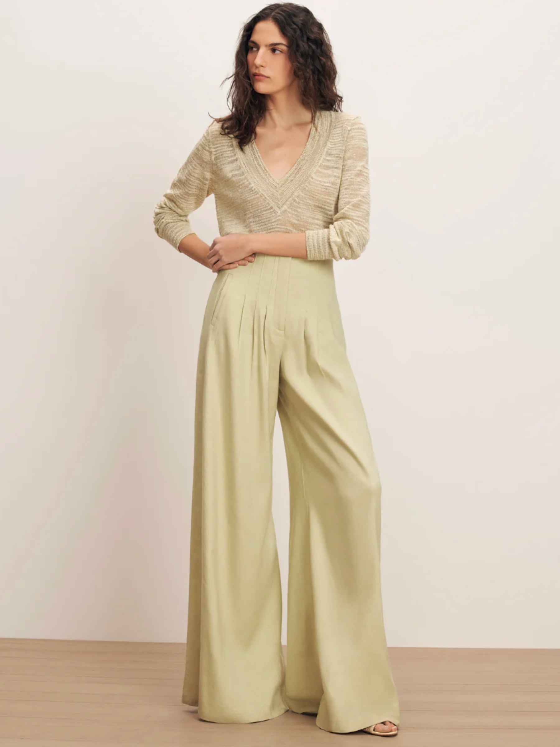 Coleta V Neck Knit Sweater - Gold