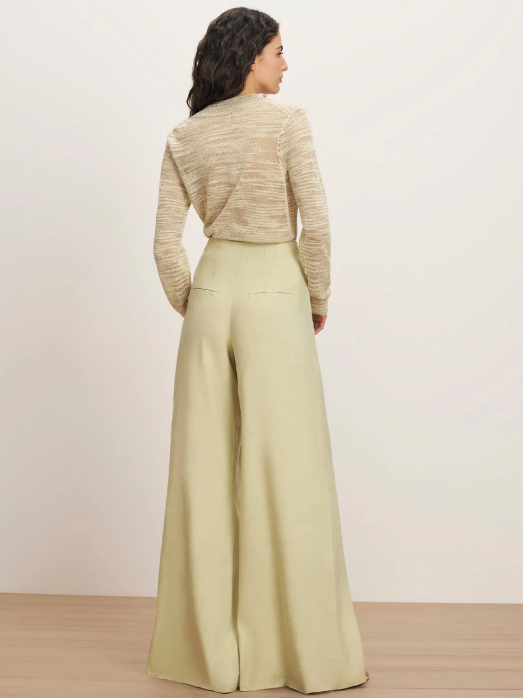 Coleta V Neck Knit Sweater - Gold