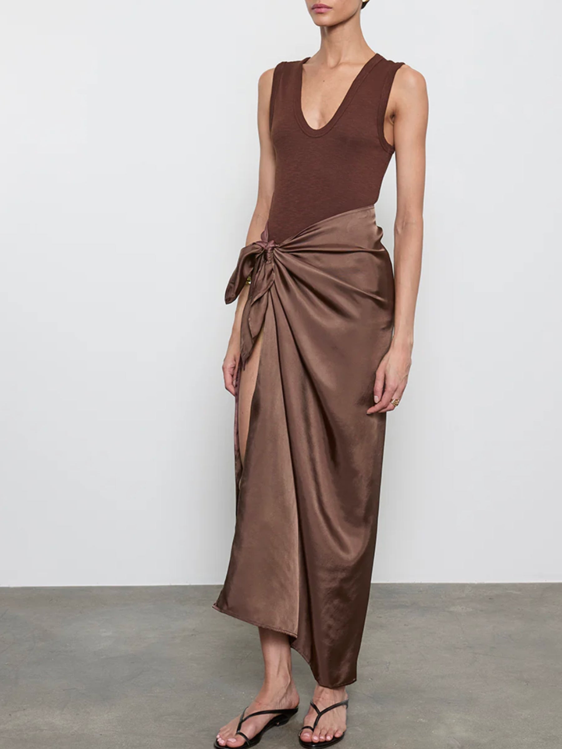 Textured Rib Sleeveless U Tank - Chocolate