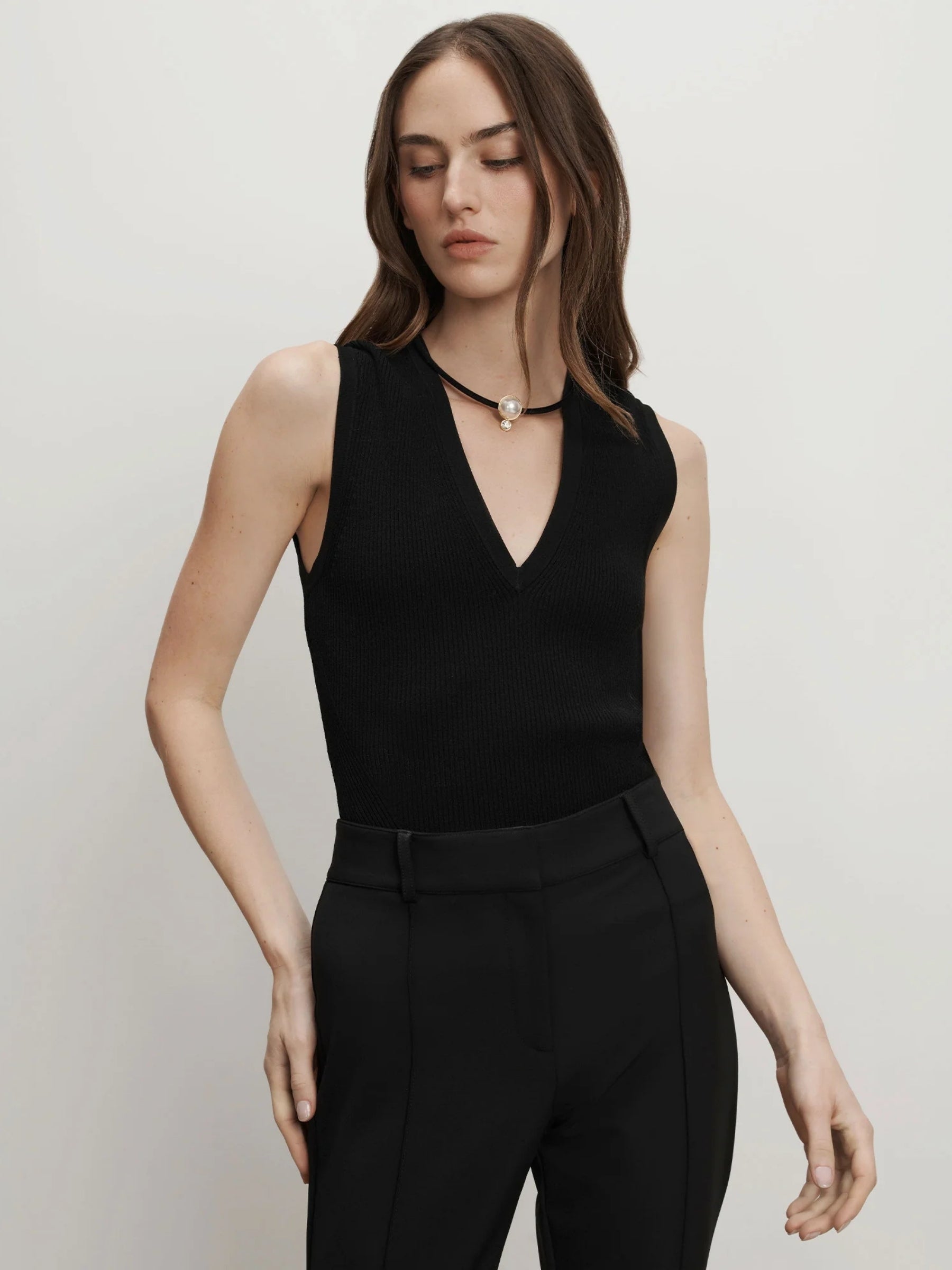 Sid Sleeveless Pullover - Black