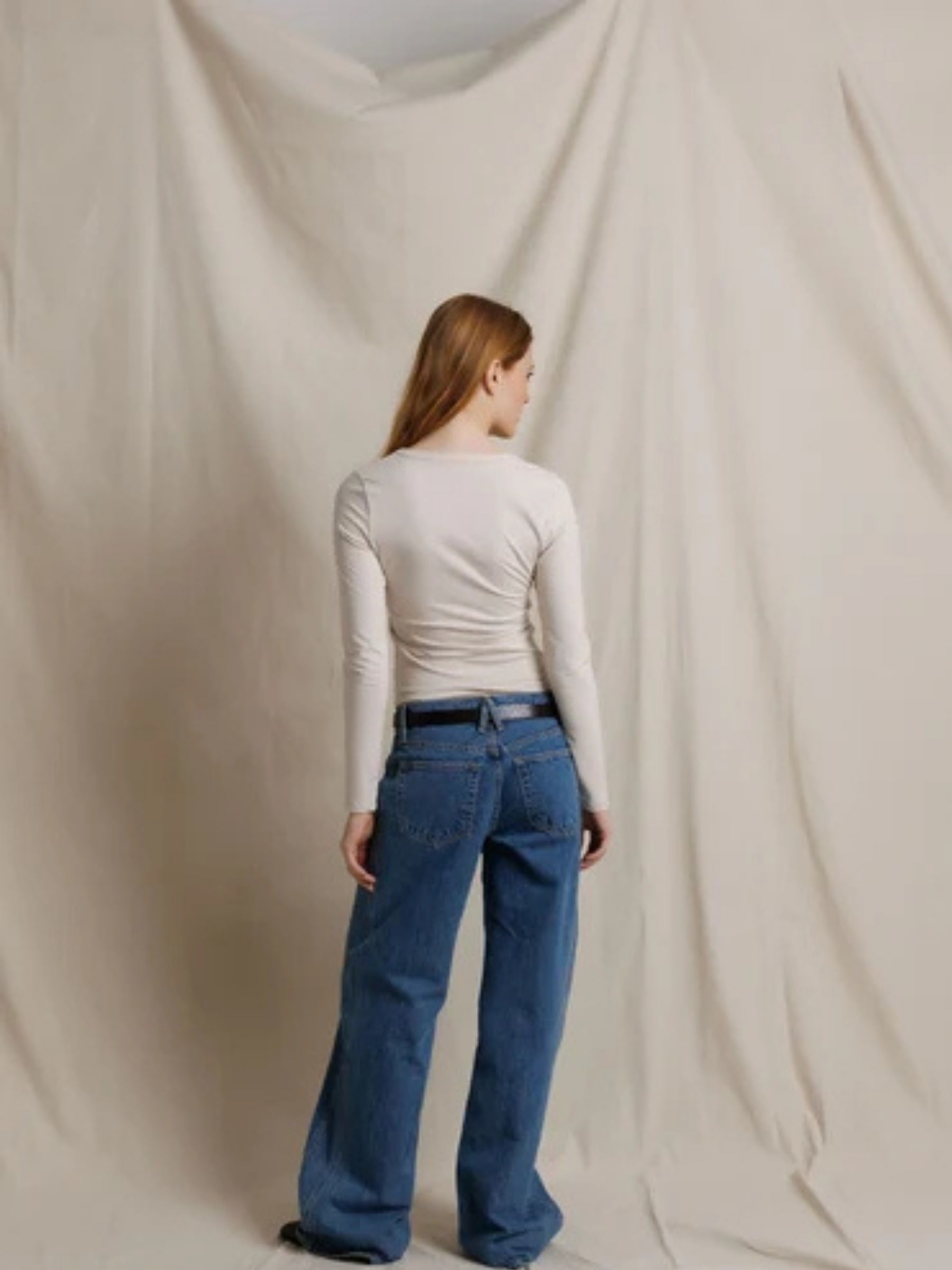Perfect White Tee Shaya U-Neck Long-Sleeve in Whitecap Grey on model, back view